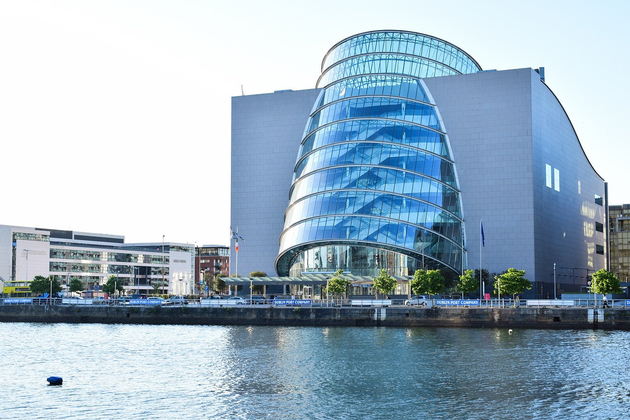 理想空间最新探索，建筑美学与智能科技的融合及发展趋势