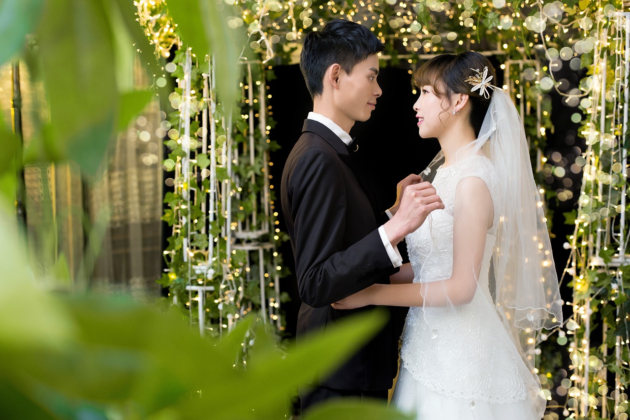 杨钰莹婚纱美照，优雅绽放的浪漫时刻